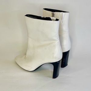 Retro White Boots Sz 9